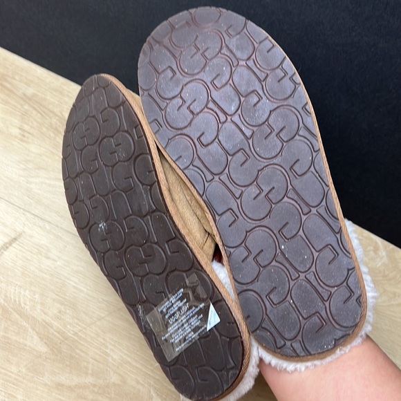UGG Pearle Faux Fur Lined Scuff Slippers womens size 7 US - Picture 8 of 8